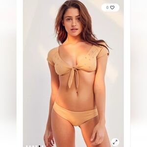 MANDALYNN Teegan Bikini Top